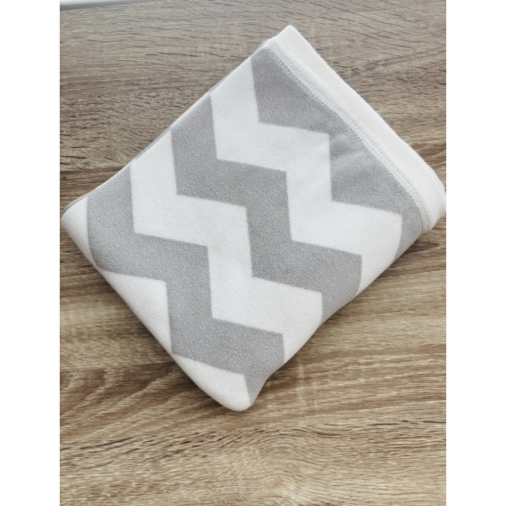 Pottery Barn Kids Baby Blanket Gray White Chevron Stripe